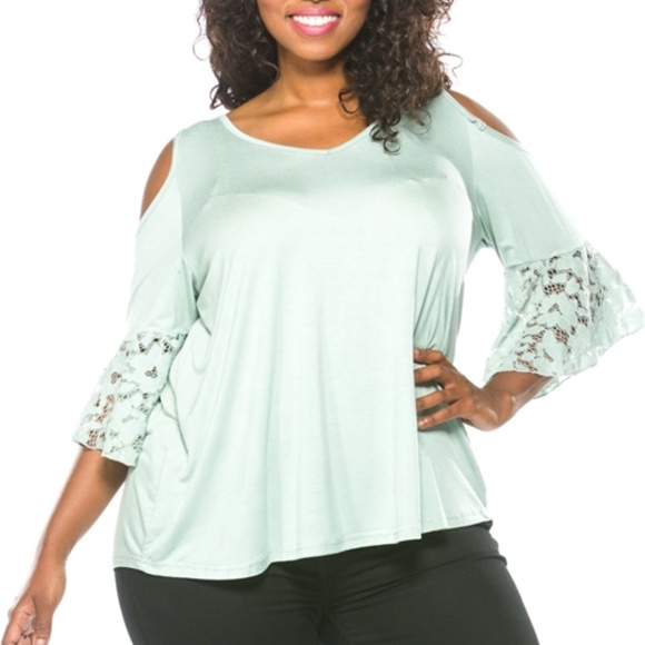 PLUS SIZE BOHO LACE COLD SHOULDER TOP - Picture 3 of 3